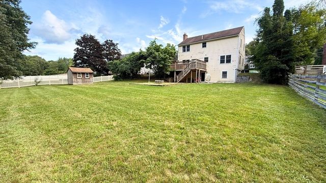 14 Indian Ridge Dr, Leominster, MA 01453