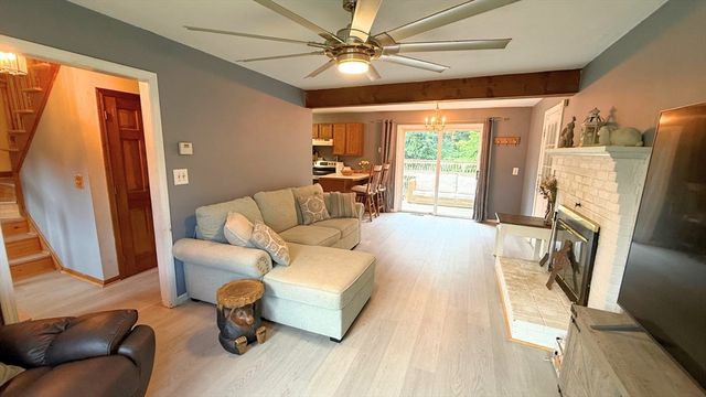 14 Indian Ridge Dr, Leominster, MA 01453