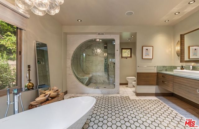 1211 Sierra Alta Way, West Hollywood, CA 90069