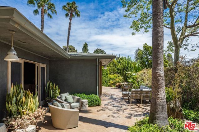 1211 Sierra Alta Way, West Hollywood, CA 90069
