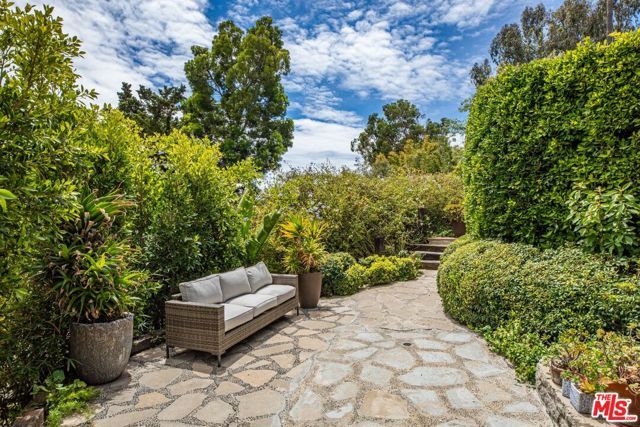 1211 Sierra Alta Way, West Hollywood, CA 90069