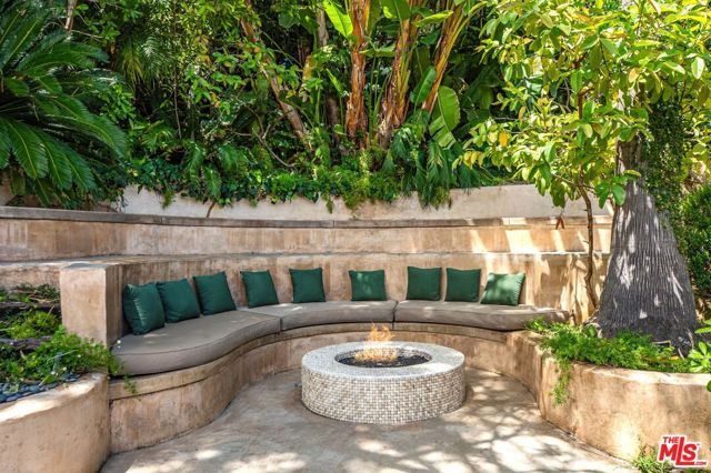 1211 Sierra Alta Way, West Hollywood, CA 90069
