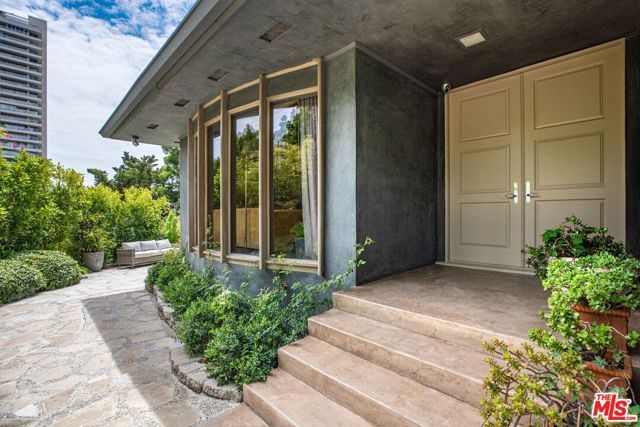 1211 Sierra Alta Way, West Hollywood, CA 90069