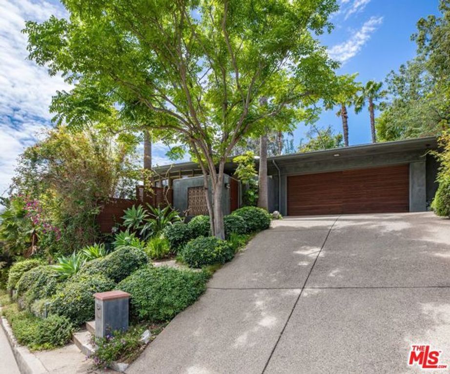 1211 Sierra Alta Way, West Hollywood, CA 90069