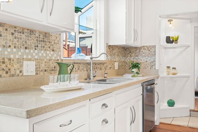 2506 Best Ave, Oakland, CA 94601