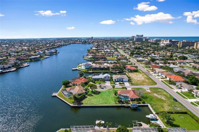 950 Plum CT, Marco Island, FL 34145