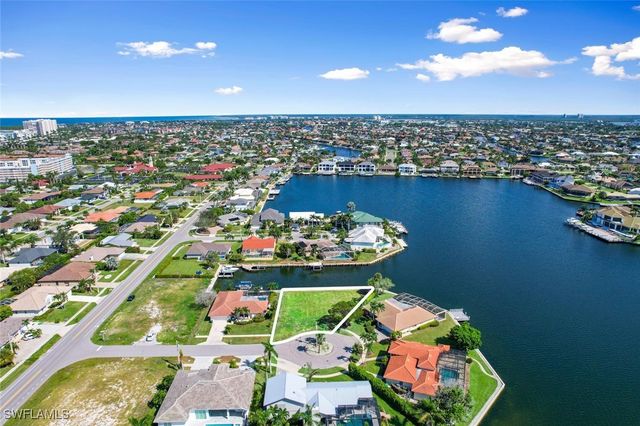 950 Plum CT, Marco Island, FL 34145