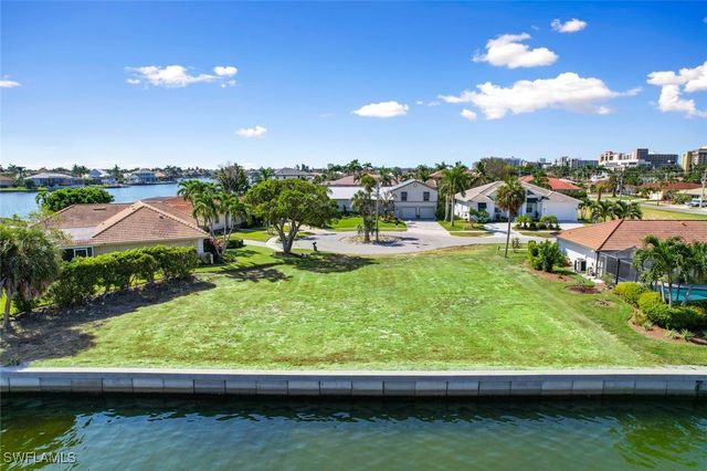 950 Plum CT, Marco Island, FL 34145