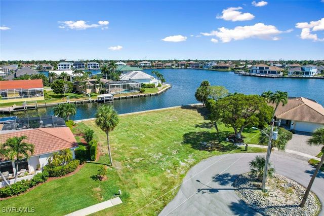 950 Plum CT, Marco Island, FL 34145