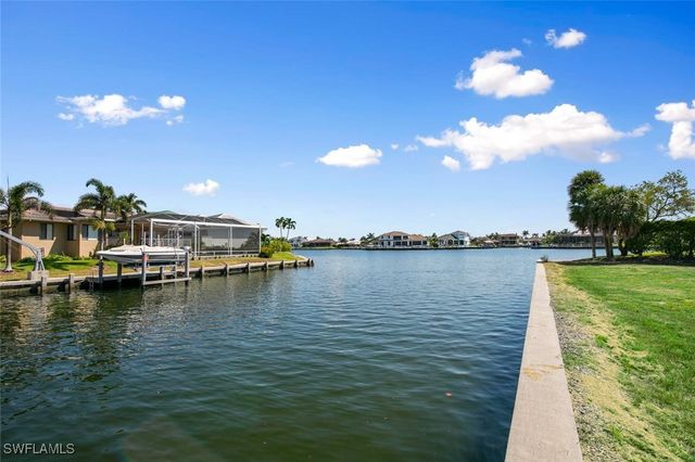 950 Plum CT, Marco Island, FL 34145