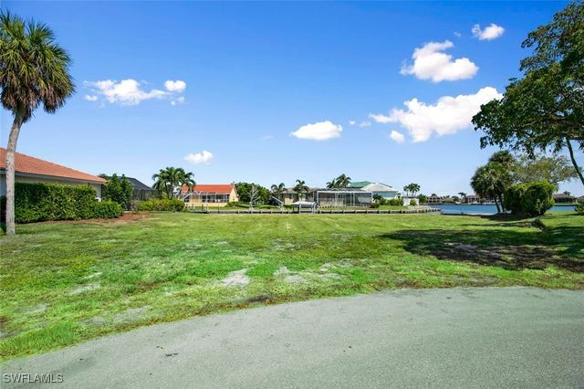 950 Plum CT, Marco Island, FL 34145