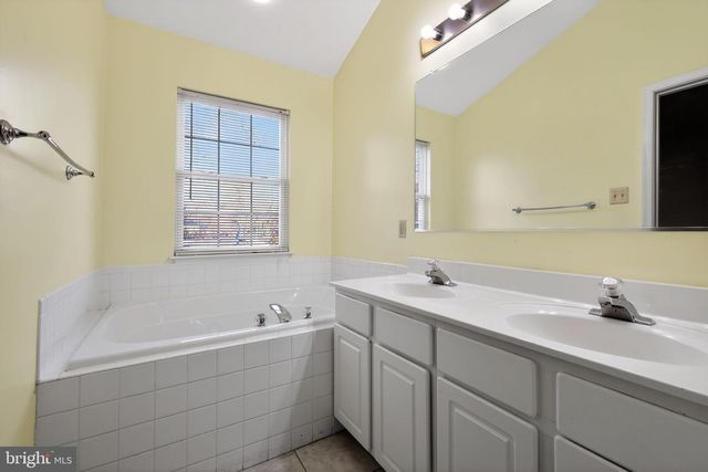 8401 OLD COLONY DR S, Upper Marlboro, MD 20772