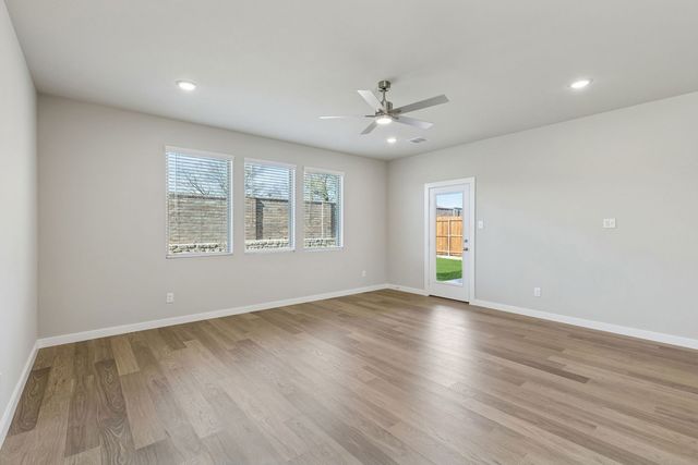 2214 Horseshoe Lane, Seagoville, TX 75159