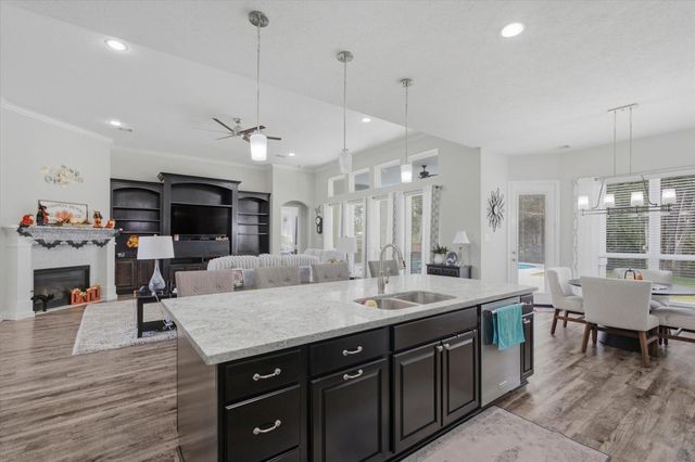4734 Pineloch Bayou Drive, Baytown, TX 77523