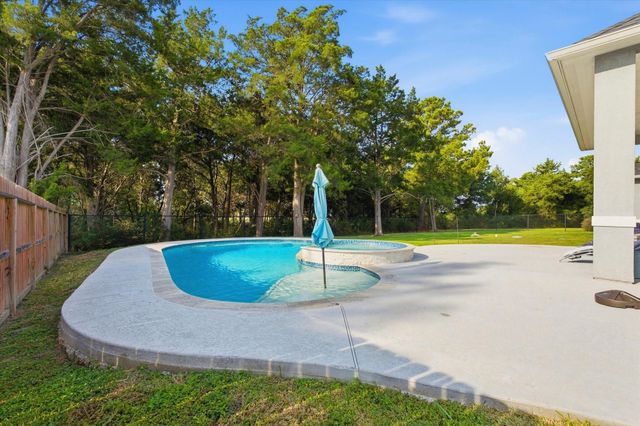 4734 Pineloch Bayou Drive, Baytown, TX 77523