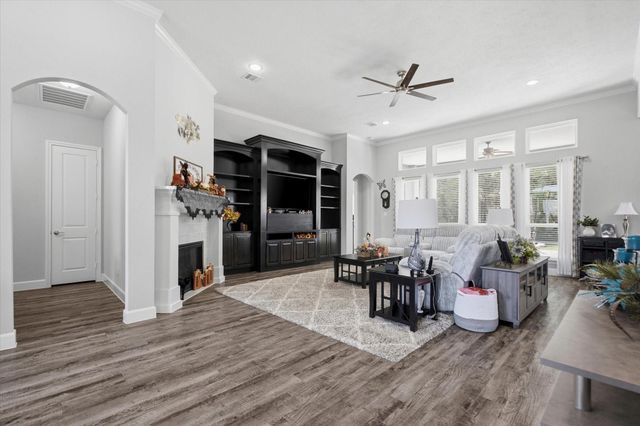 4734 Pineloch Bayou Drive, Baytown, TX 77523