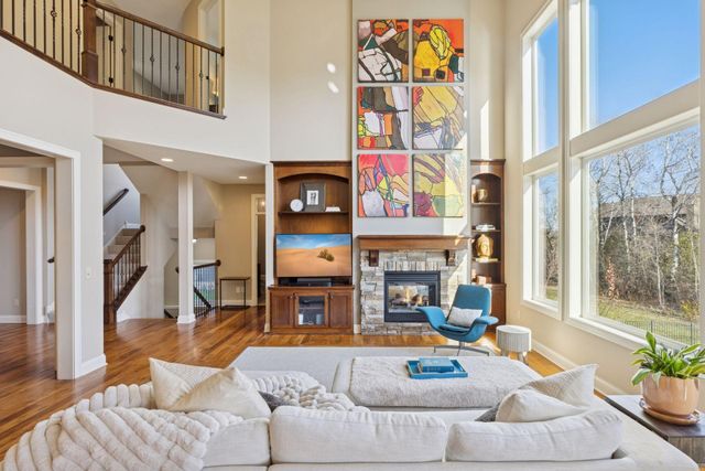 66 Monarch Way, North Oaks, MN 55127