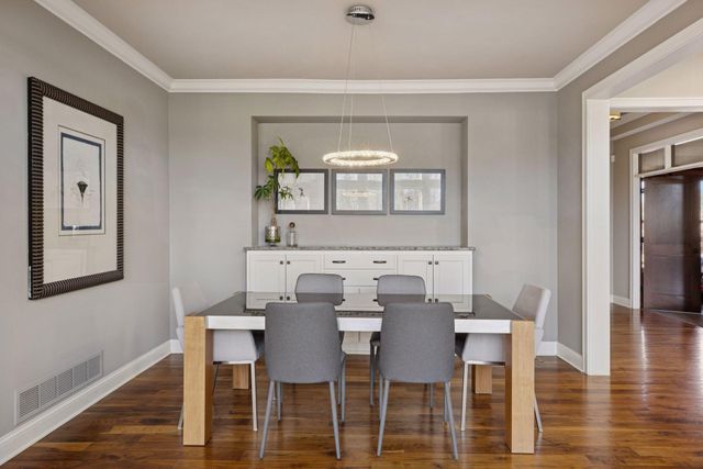 66 Monarch Way, North Oaks, MN 55127