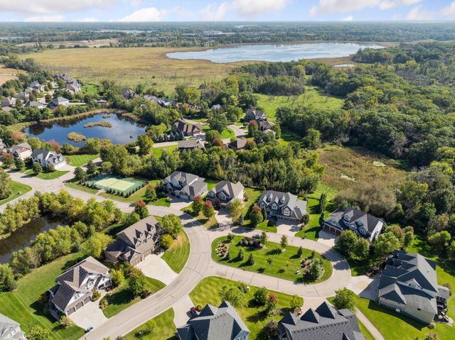 66 Monarch Way, North Oaks, MN 55127