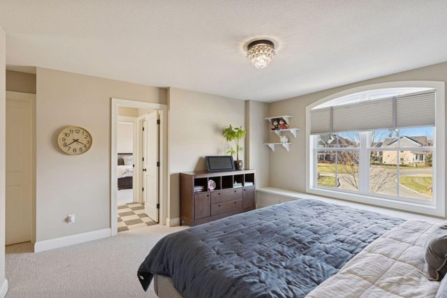 66 Monarch Way, North Oaks, MN 55127