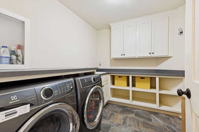 66 Monarch Way, North Oaks, MN 55127