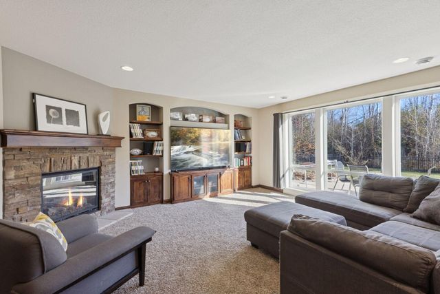 66 Monarch Way, North Oaks, MN 55127