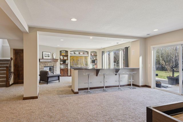 66 Monarch Way, North Oaks, MN 55127