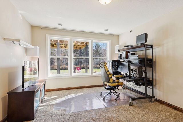 66 Monarch Way, North Oaks, MN 55127