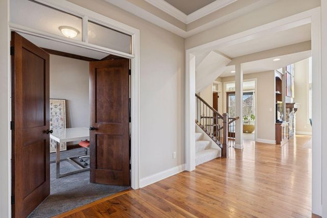 66 Monarch Way, North Oaks, MN 55127