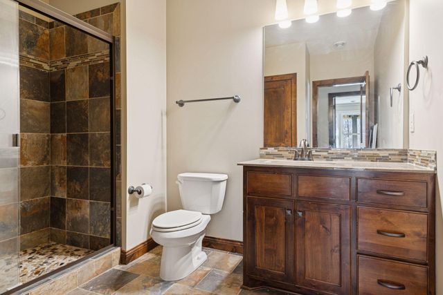 66 Monarch Way, North Oaks, MN 55127