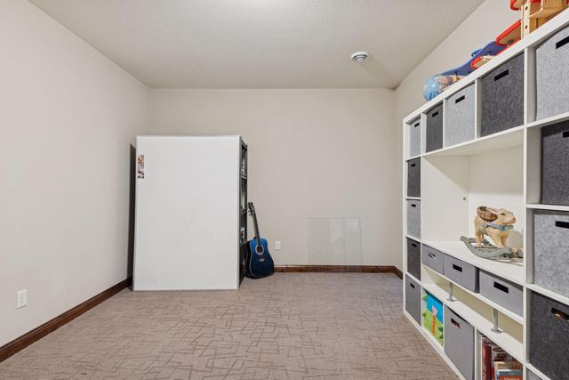 66 Monarch Way, North Oaks, MN 55127