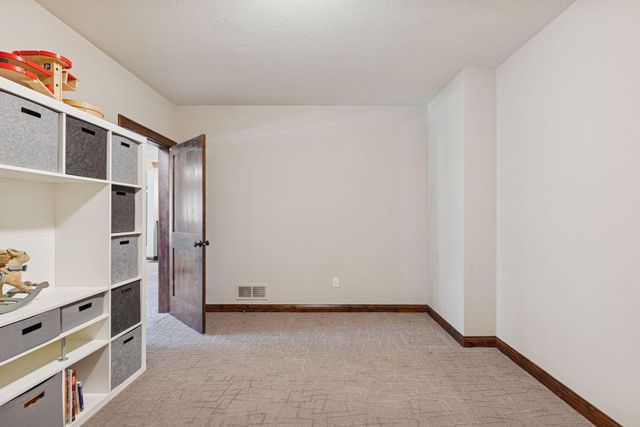 66 Monarch Way, North Oaks, MN 55127