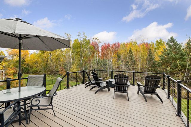 66 Monarch Way, North Oaks, MN 55127