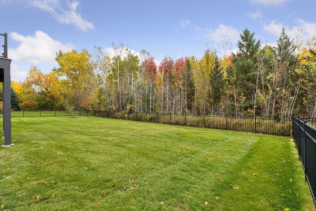 66 Monarch Way, North Oaks, MN 55127