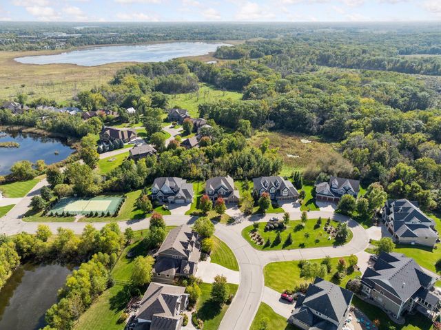 66 Monarch Way, North Oaks, MN 55127