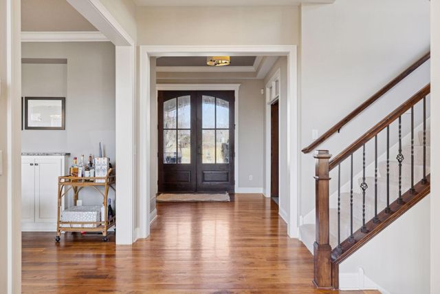 66 Monarch Way, North Oaks, MN 55127