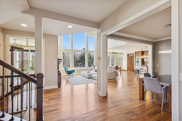 66 Monarch Way, North Oaks, MN 55127