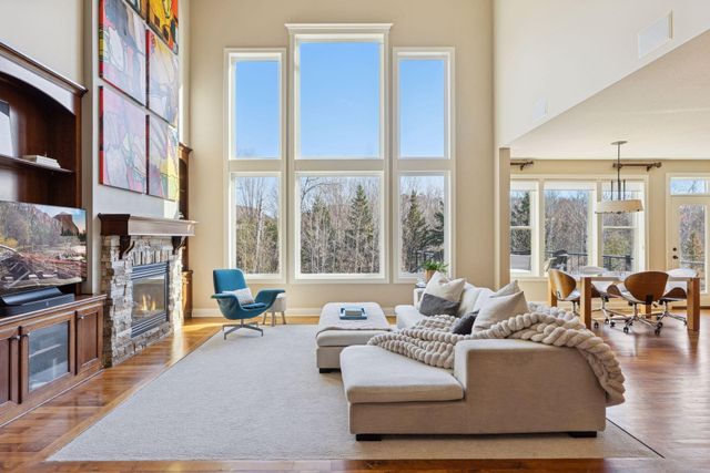 66 Monarch Way, North Oaks, MN 55127