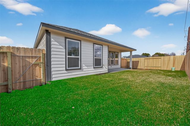 2119 Spring Hollow Drive, Baytown, TX 77521