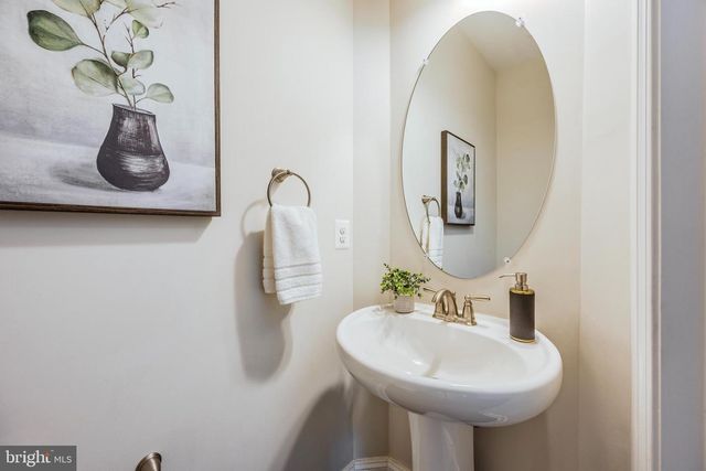 2905 RANDOM RD, Falls Church, VA 22042