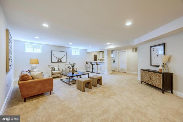 2905 RANDOM RD, Falls Church, VA 22042