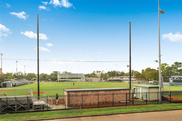 821 S Ripple Creek Drive 1, Houston, TX 77057
