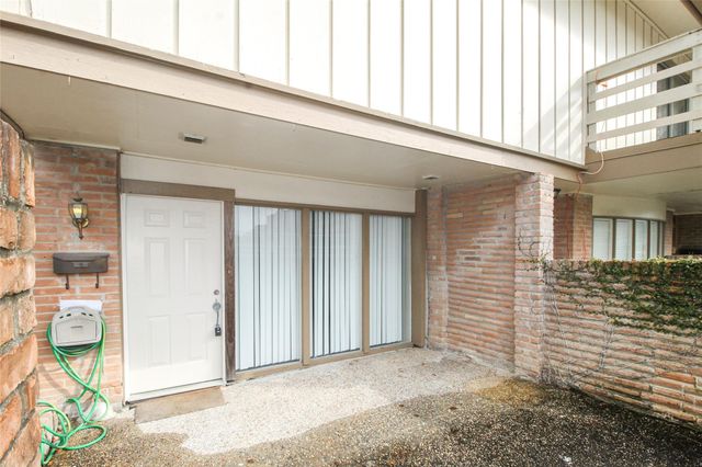 821 S Ripple Creek Drive 1, Houston, TX 77057