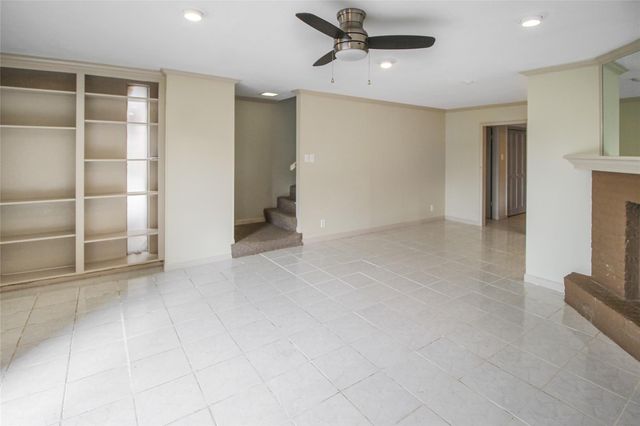 821 S Ripple Creek Drive 1, Houston, TX 77057