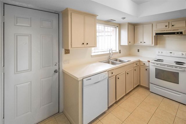 821 S Ripple Creek Drive 1, Houston, TX 77057