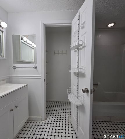 7 Padanaram Road C77, Danbury, CT 06811