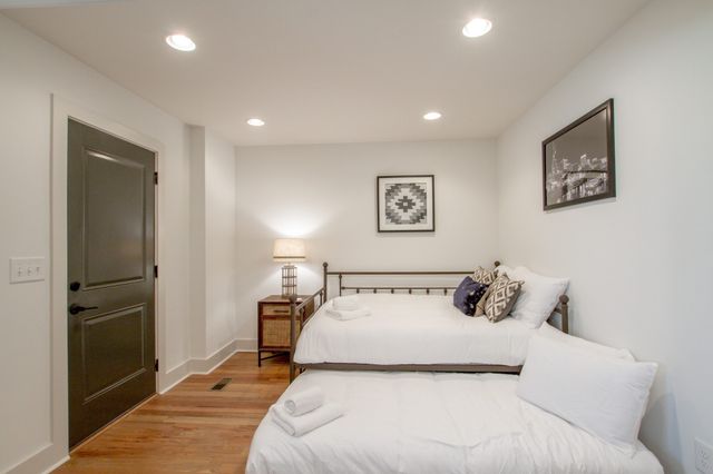 1813 Beech Ave Apt 1, Nashville, TN 37203