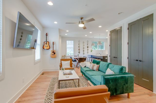 1813 Beech Ave Apt 1, Nashville, TN 37203