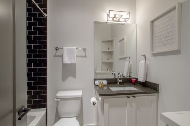 1813 Beech Ave Apt 1, Nashville, TN 37203