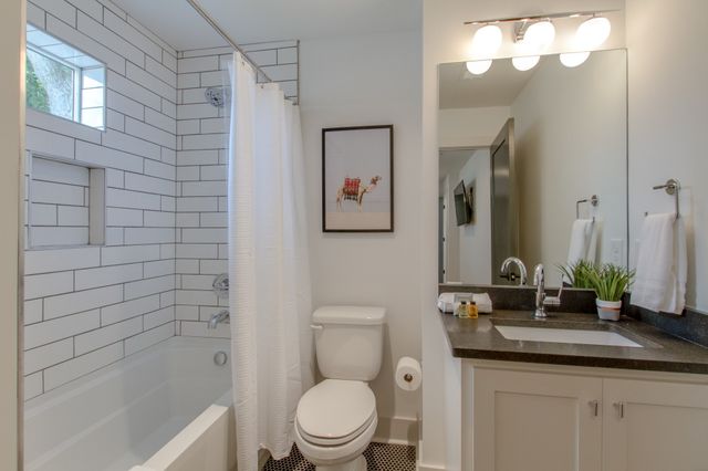 1813 Beech Ave Apt 1, Nashville, TN 37203